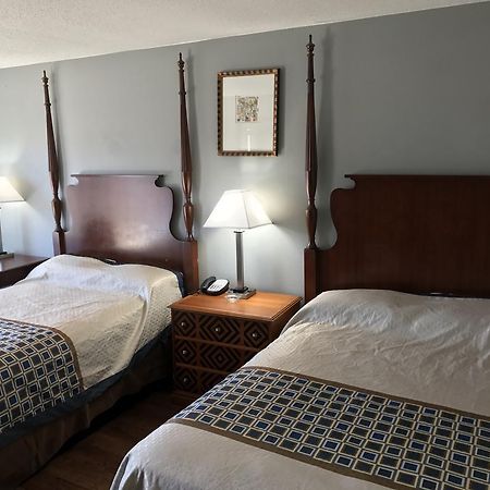 Americas Best Value Inn & Suites 拉塞尔维尔 外观 照片