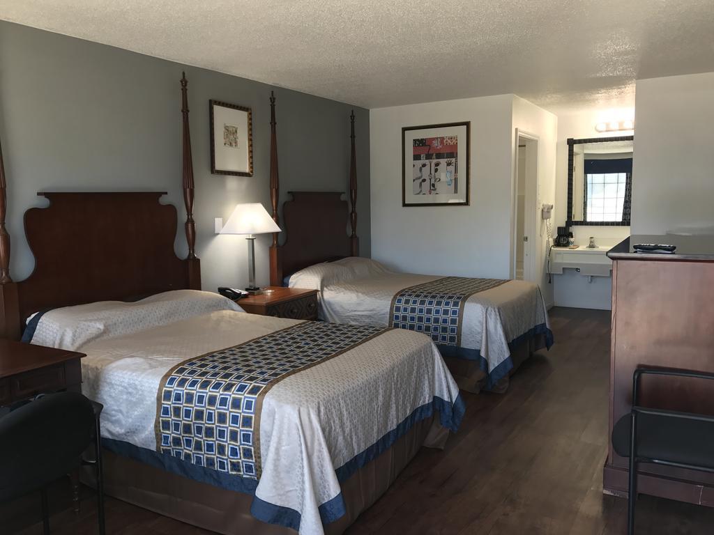 Americas Best Value Inn & Suites 拉塞尔维尔 外观 照片