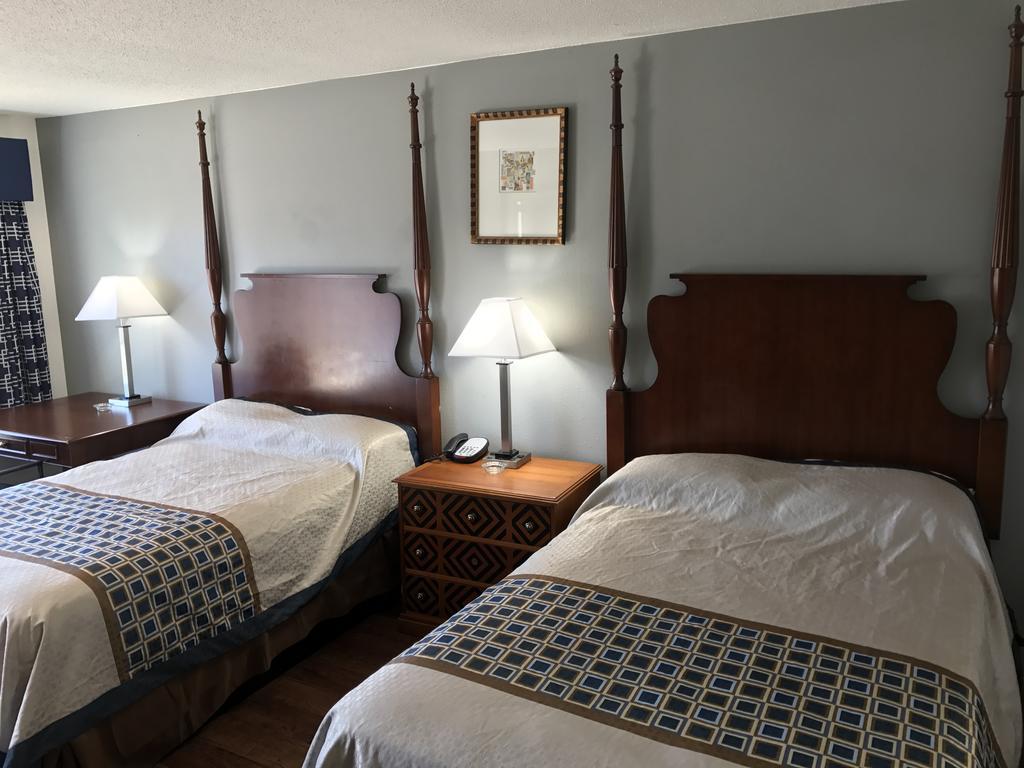 Americas Best Value Inn & Suites 拉塞尔维尔 外观 照片
