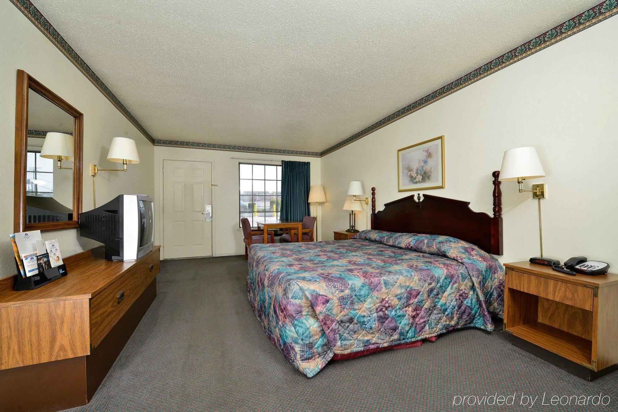 Americas Best Value Inn & Suites 拉塞尔维尔 外观 照片