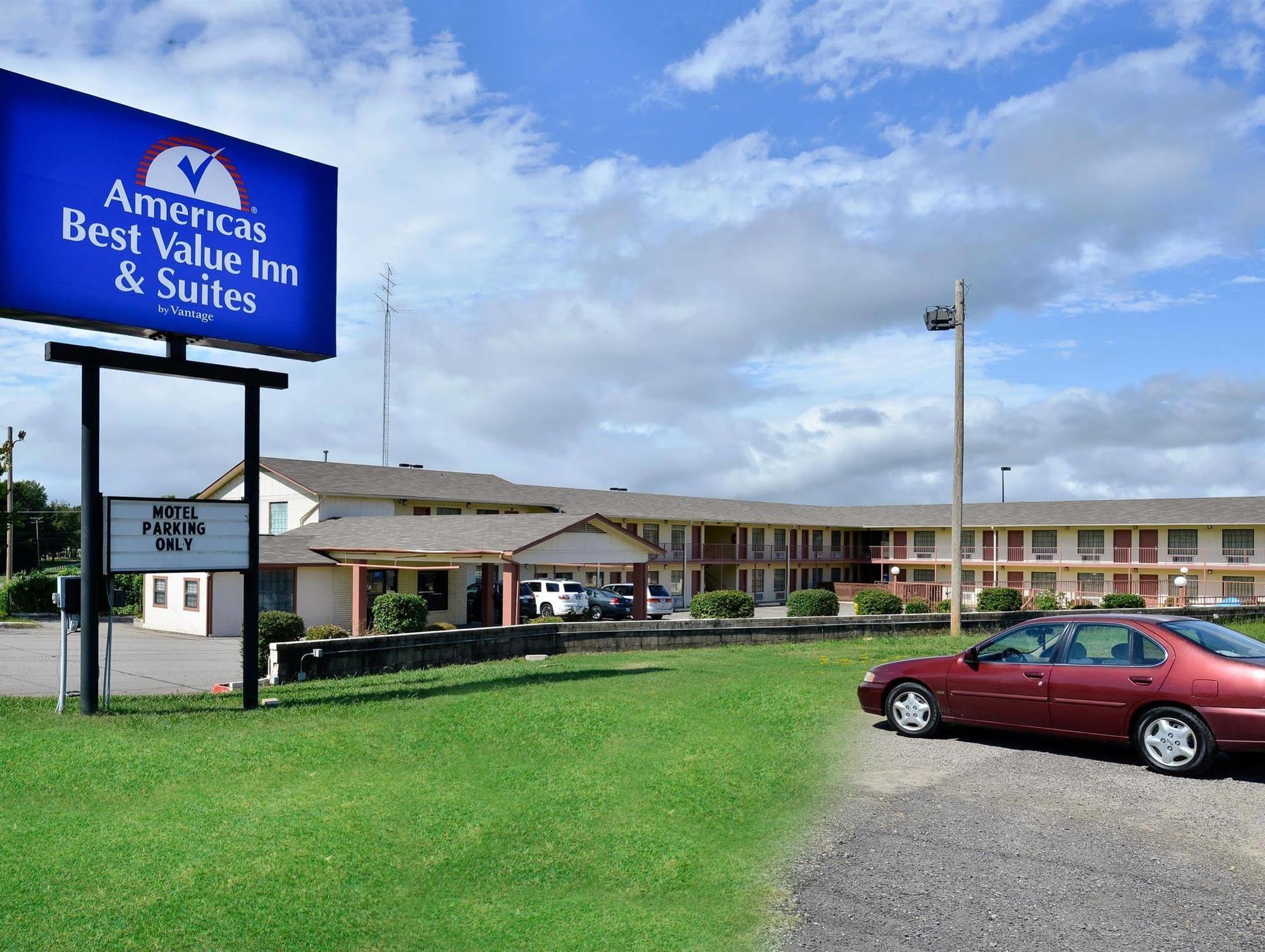 Americas Best Value Inn & Suites 拉塞尔维尔 外观 照片