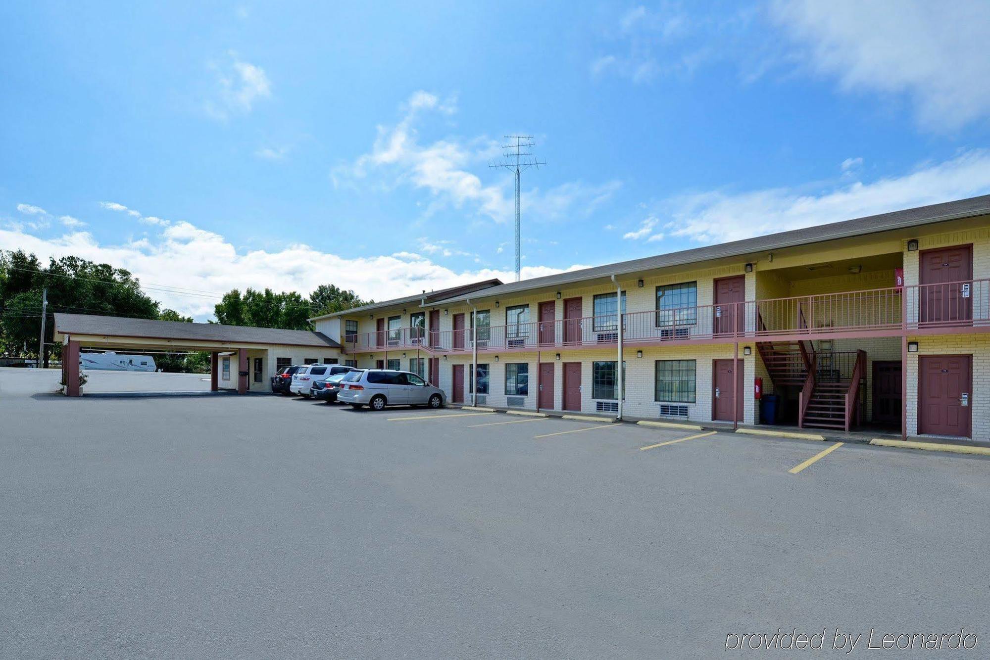 Americas Best Value Inn & Suites 拉塞尔维尔 外观 照片